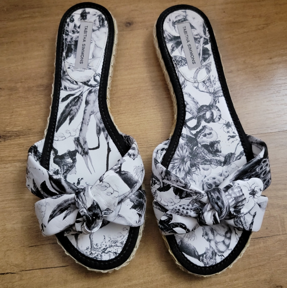 Tabitha Simmons Heli Bow Slide Sandal Fairy Print Black & White - Picture 1 of 8